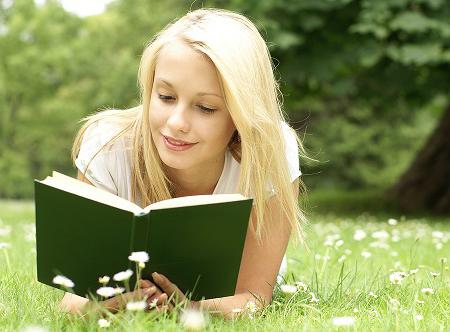 Yosh rossiyalik er xotinini jinsiy aloqaga taklif qiladi.