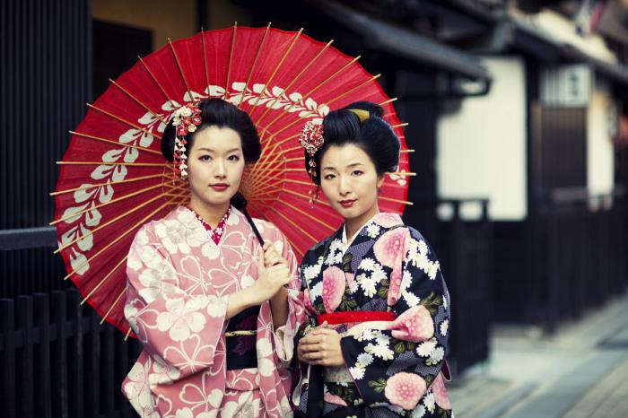 Жапондық әйел соруды үйренеді Жапондық әйел соруды үйренеді