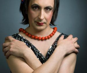 Арық қаншықты үлкен әтеш алады Үлкен би порно