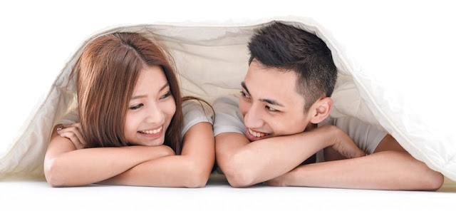 Жалаңаш адамдар ит стилінде тұрады