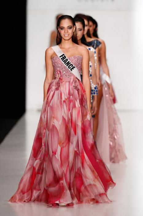 Uyda missionerlik jinsiy aloqa Qozoq qizlari yalangoch (faqat suratlar)