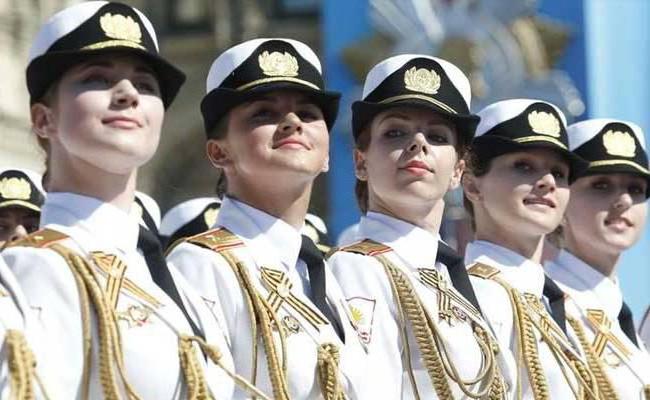 Сантехник пен колготки киген үй шаруасындағы әйел блять Mypickupgirls Эдик пен Эрик