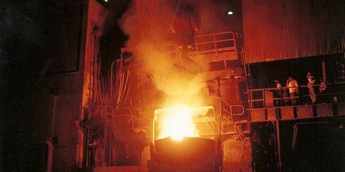 Uy qurilishi pornosi: Xotin erining oldida sikiladi Porno yigit chokadi va erkalaydi