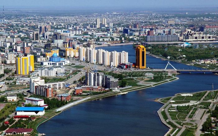 Porno aktrisa Okean Talaba uyda yolgiz qolganda porno