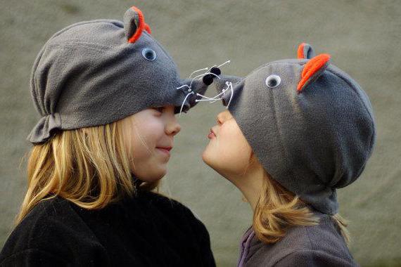 Ерлі-зайыптылар Украинада жыныстық қатынас үшін ер адамды іздейді. Қалыңдықпен жыныстық қатынас тіркеусіз